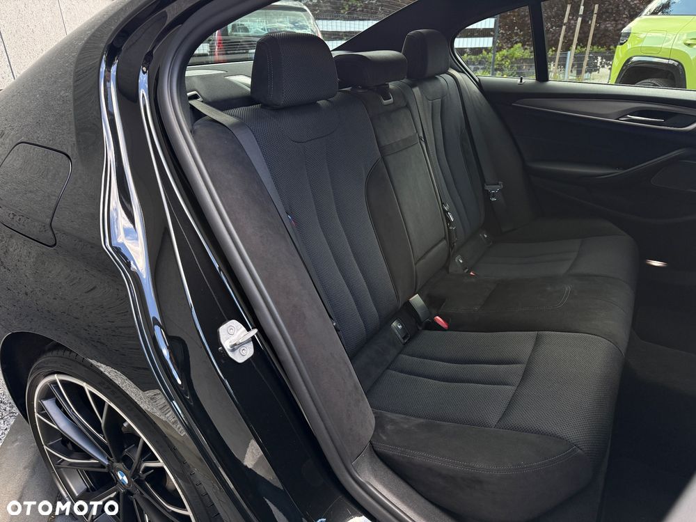 BMW Seria 5 530i xDrive M Sport sport - 12