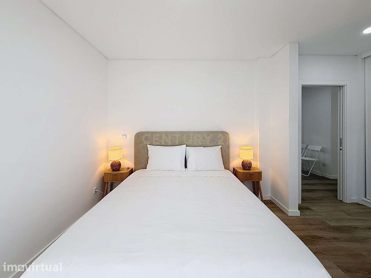 Apartamento T2 Novo - Arrendamento no Centro da Nazaré - Grande imagem: 2/33