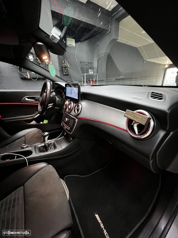 Mercedes-Benz CLA 180 AMG Line - 30