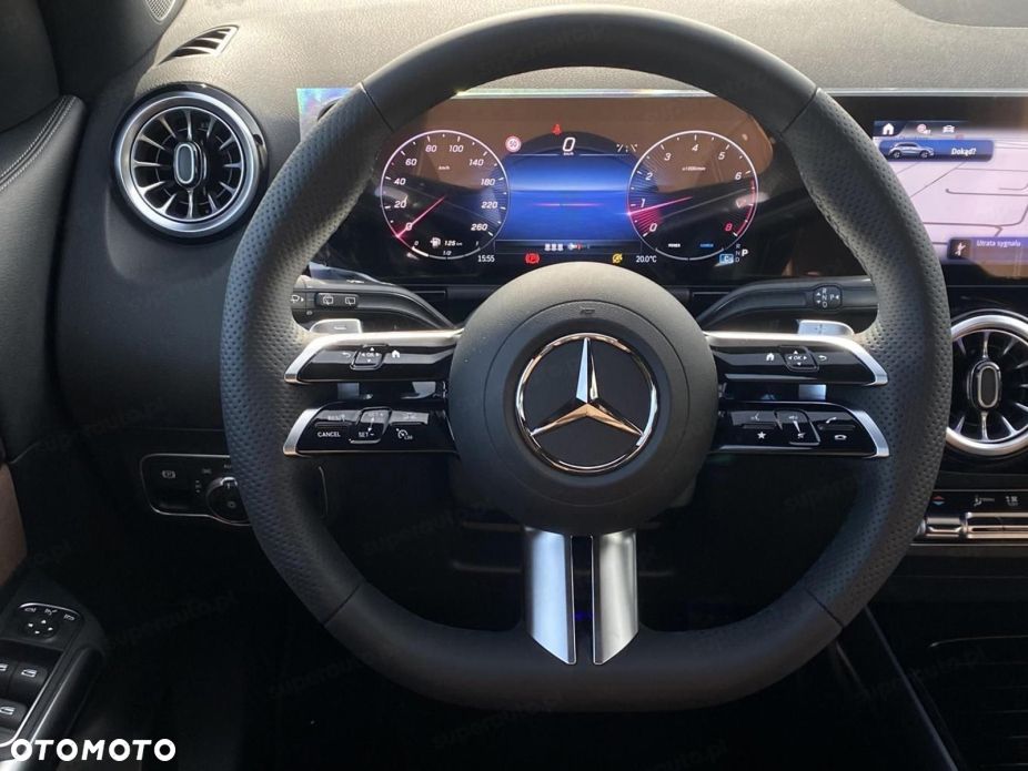 Mercedes-Benz GLA 200 AMG Line - 11