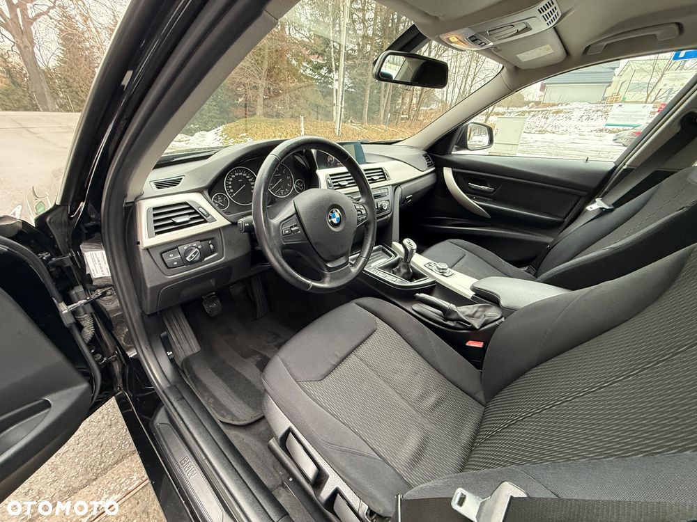 BMW Seria 3 316d - 15
