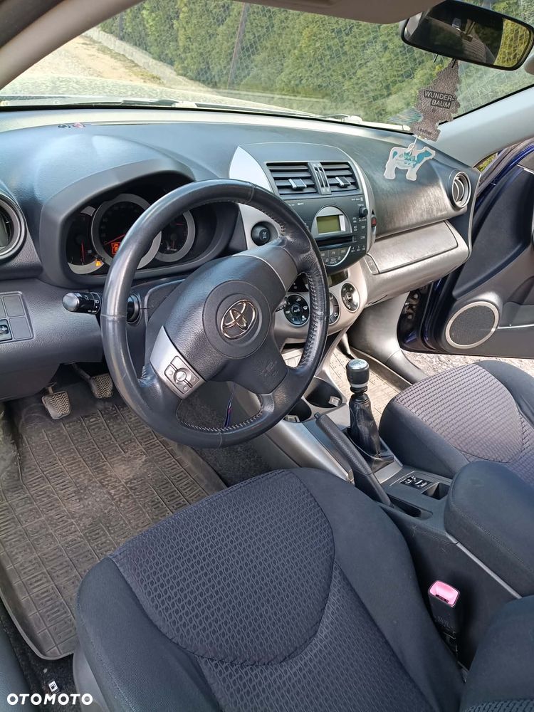 Toyota RAV4 - 10