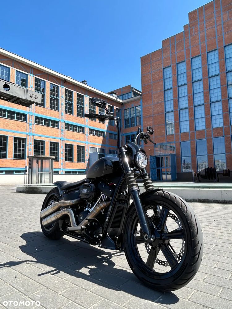 Harley-Davidson Softail Street Bob - 11