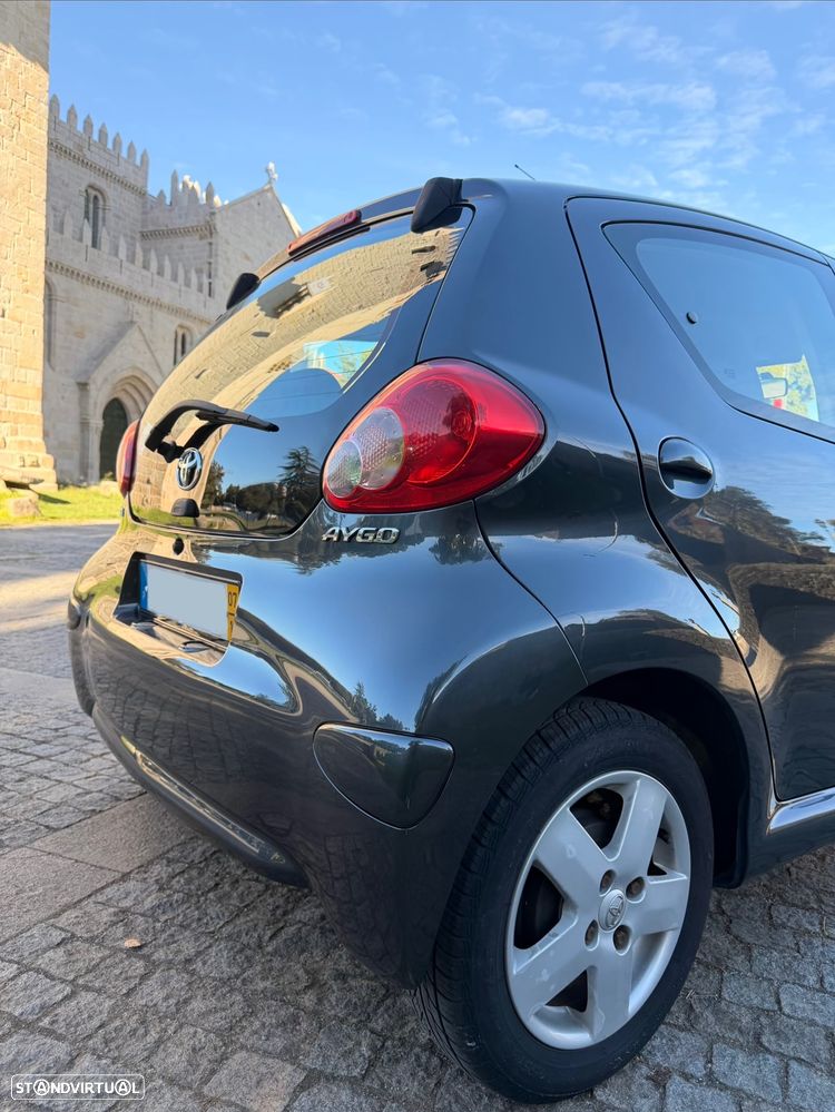Toyota Aygo 1.0 + AC - 8