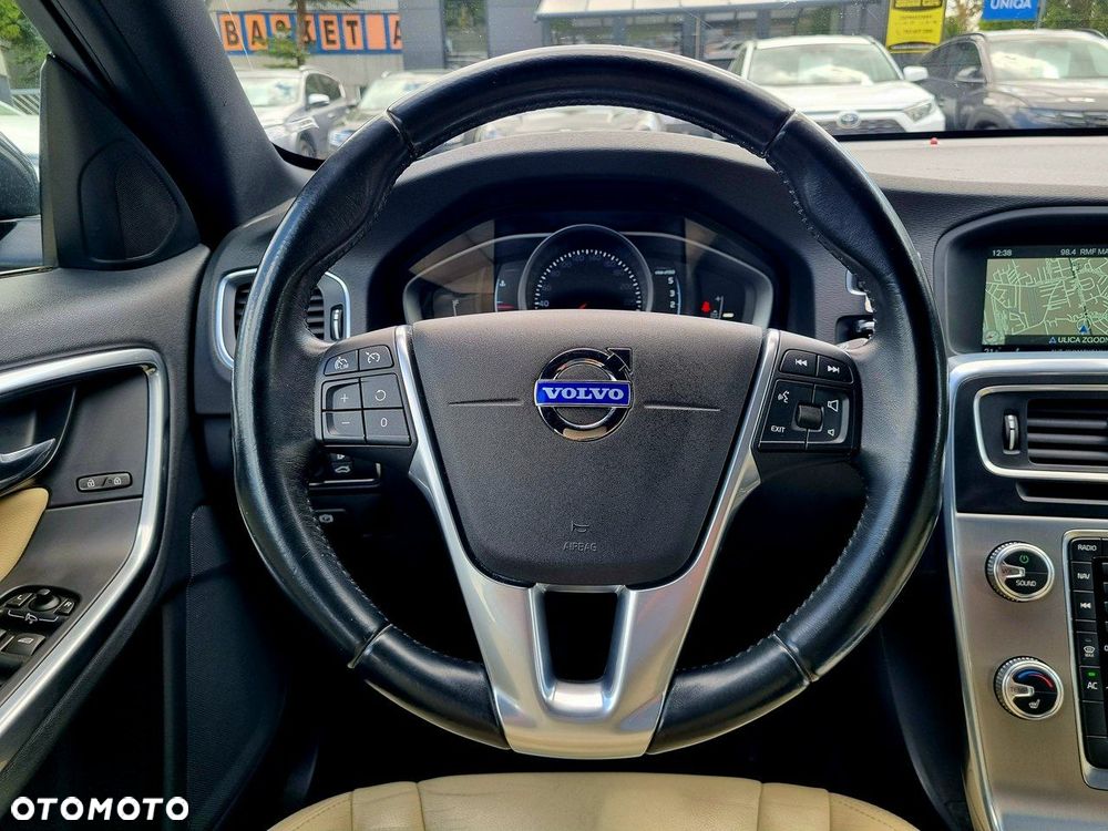 Volvo S60 D4 Momentum - 18