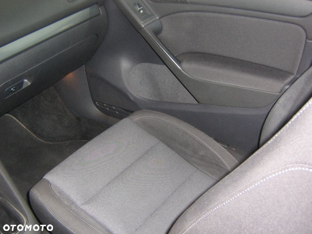 Volkswagen Golf - 15