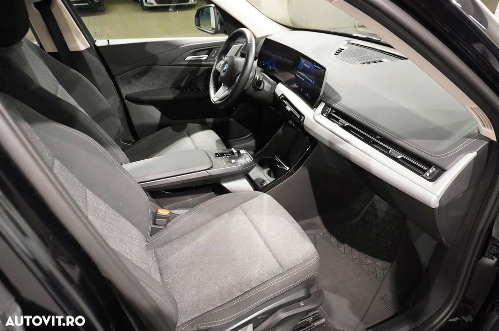 BMW iX1 xDrive30 - 12