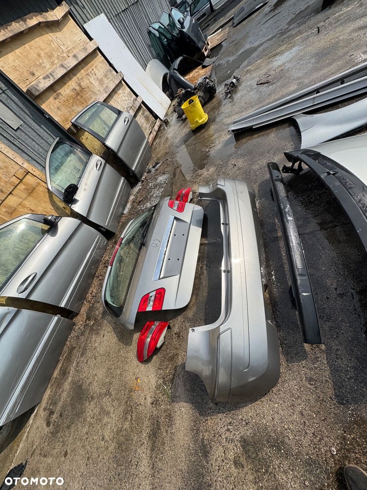 Mercedes b klasa Kolor 748 w245 benzyna manual Klima   Maska 600zl   Lampy przednie przód prawa lewa -300szt  Grill -200zl   zderzak przedni przód z chrom chromem -700zl   Pas przedni benzyna z chłodnicami wody klimy węże -900zl  podszybie -350zł   Drzwi prawe lewe przednie tylnie tył 500sztuka bez rdzy   Błotnik prawy lewy przedni przód 300zl   Klapa bagażnika klapa tył tylnia 500 zł   Zderzak tył tylni chrom 500zl   Lampy tył 100 sztuka   Próg progi -100sztuka   Belka tył tylnia 50zl - 6