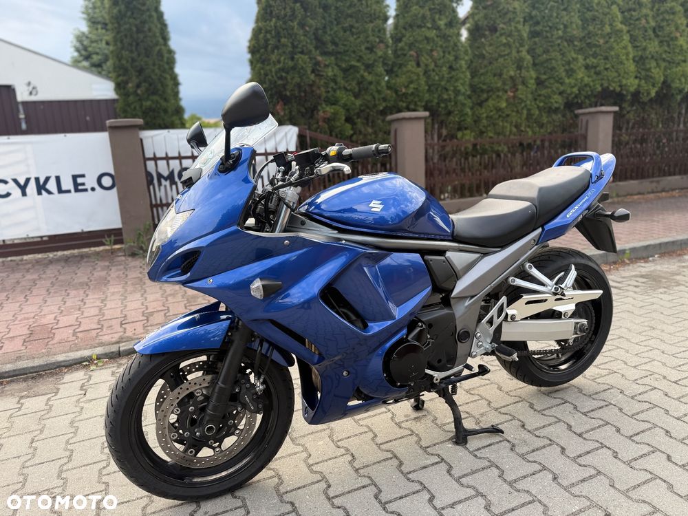Suzuki GSX - 13