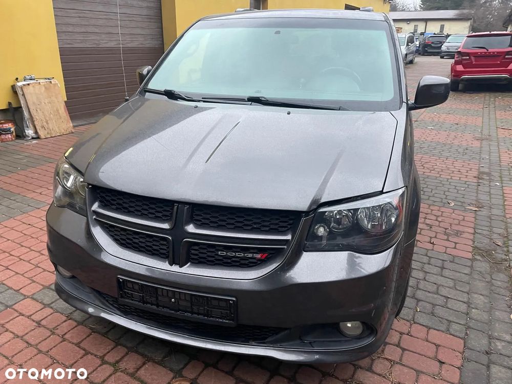 Dodge Grand Caravan - 5