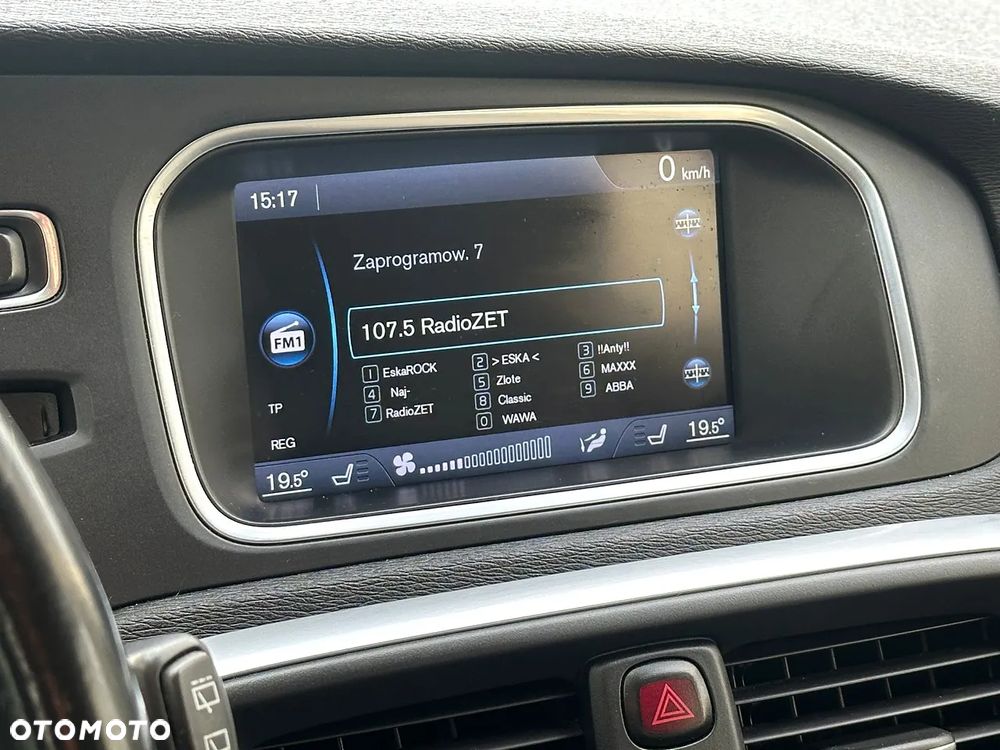 Volvo V40 D3 Momentum - 19