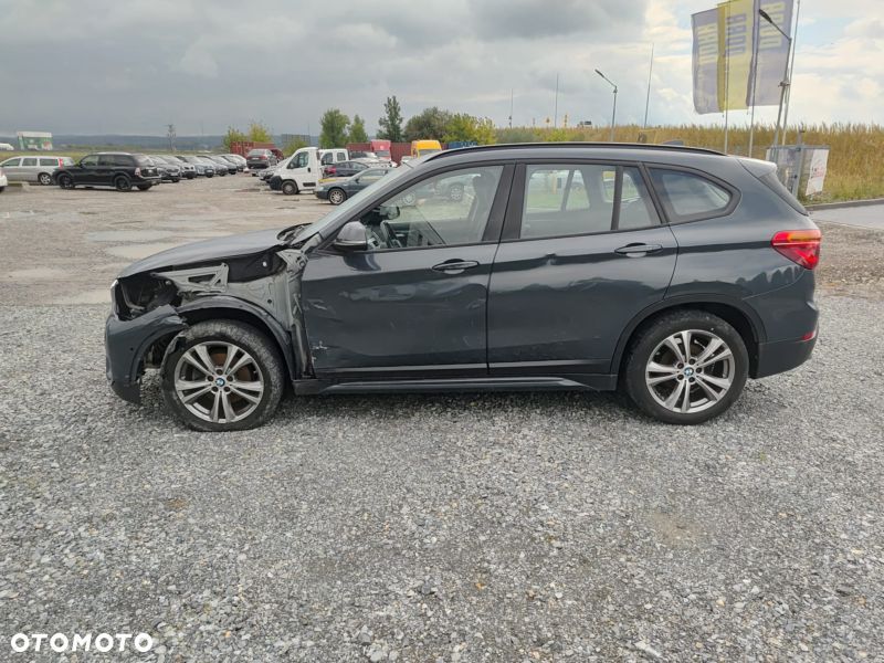 BMW X1 sDrive18i - 16
