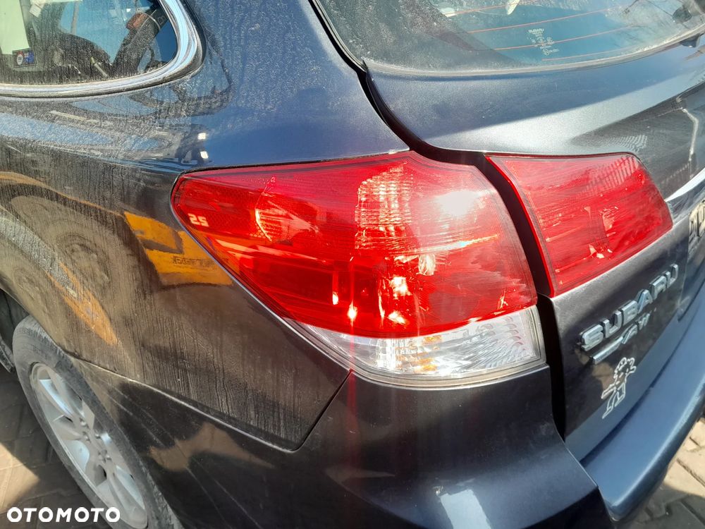 Lampa tylna lewa w błotnik SUBARU Legacy V 09-14r. kombi Europa - 2