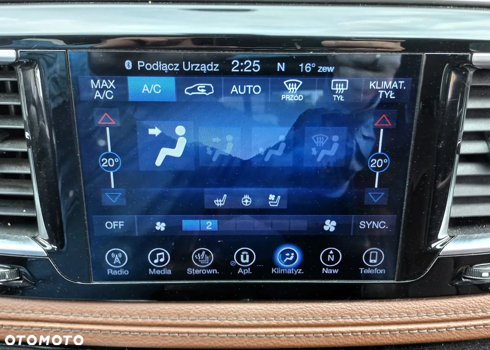 Chrysler Pacifica - 16