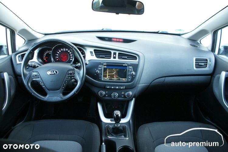 Kia Ceed 1.6 GDI Dream Team Edition - 6