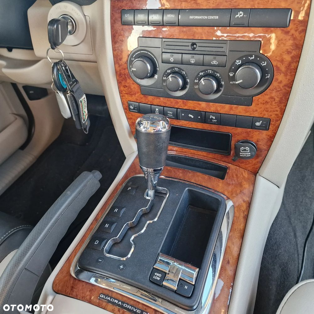 Jeep Commander 5.7 V8 Overland - 20