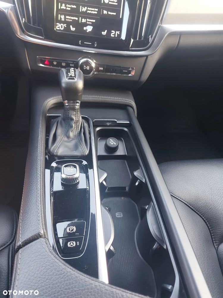 Volvo V90 D5 AWD Geartronic Momentum Pro - 38