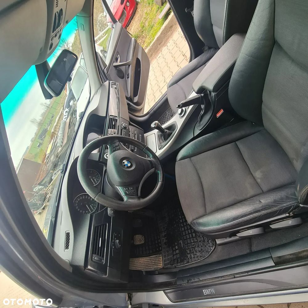 BMW Seria 3 320i - 9