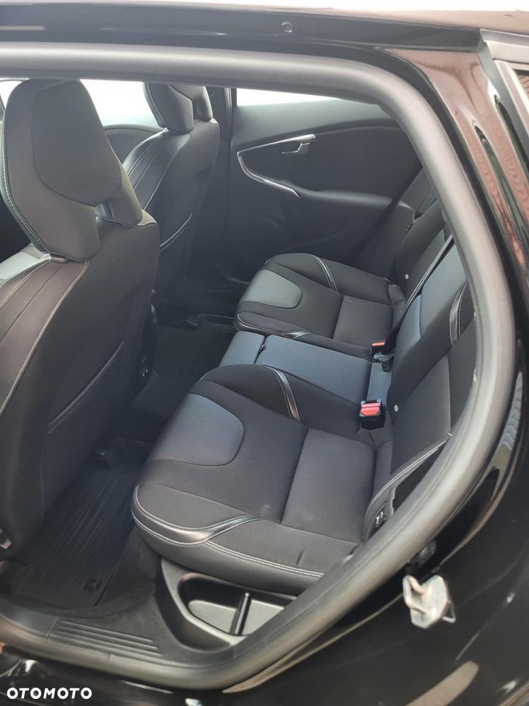 Volvo V40 D3 Drive-E Momentum - 10