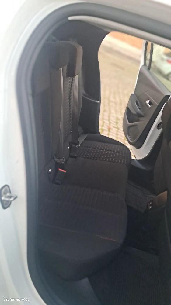 Peugeot e-208 Active - 11