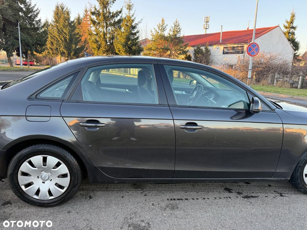 Audi A4 Limousine - 5