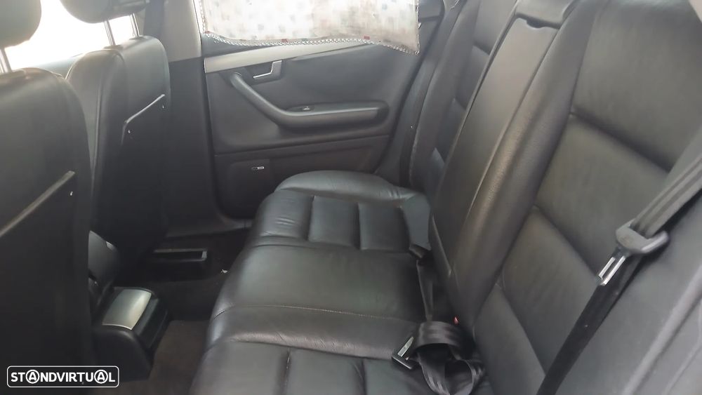 Audi A4 2.5 TDI quattro - 10