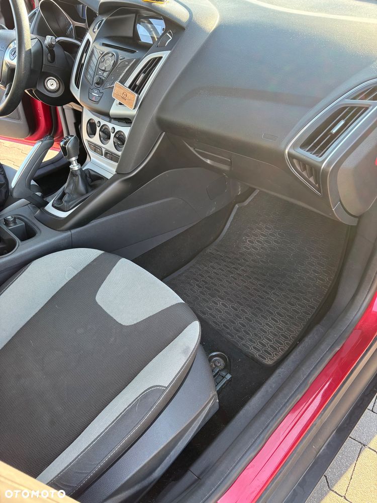 Ford Focus 1.6 EcoBoost Trend - 19
