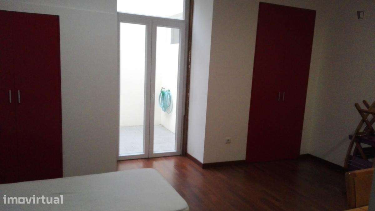 Estúdio - localizado em Montes Claros Coimbra - Grande imagem: 4/8