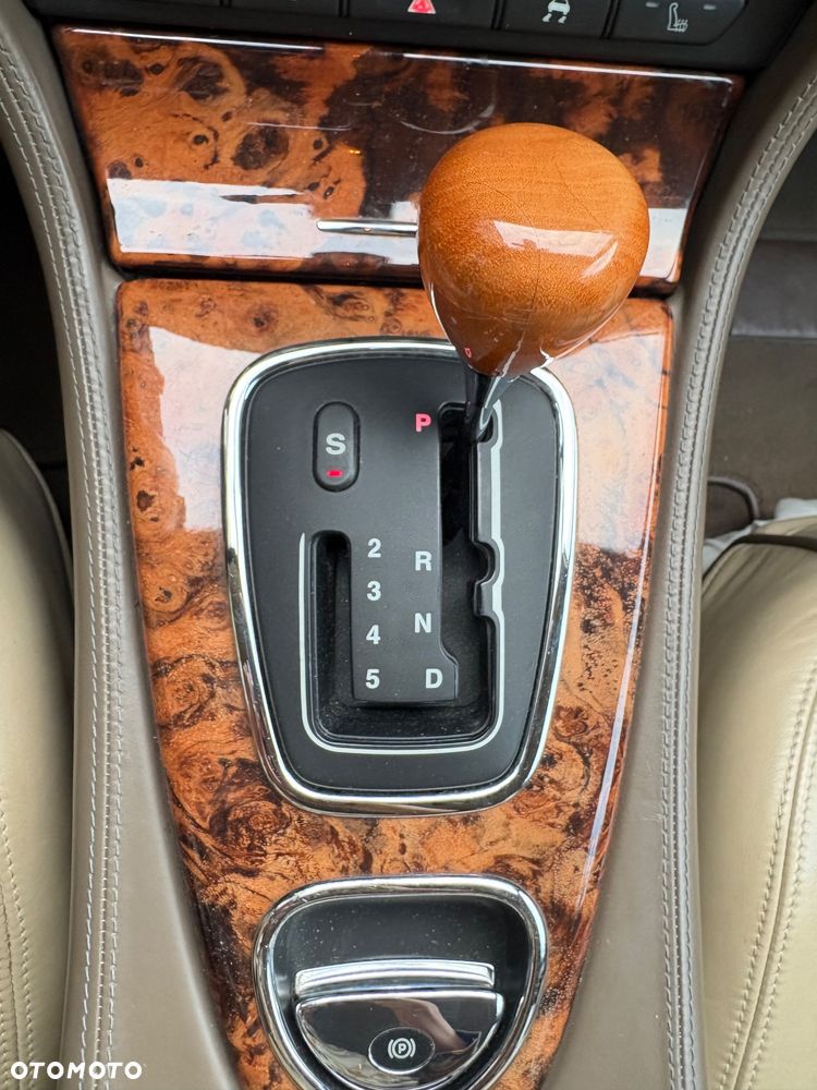 Jaguar S-Type 4.2 V8 - 6
