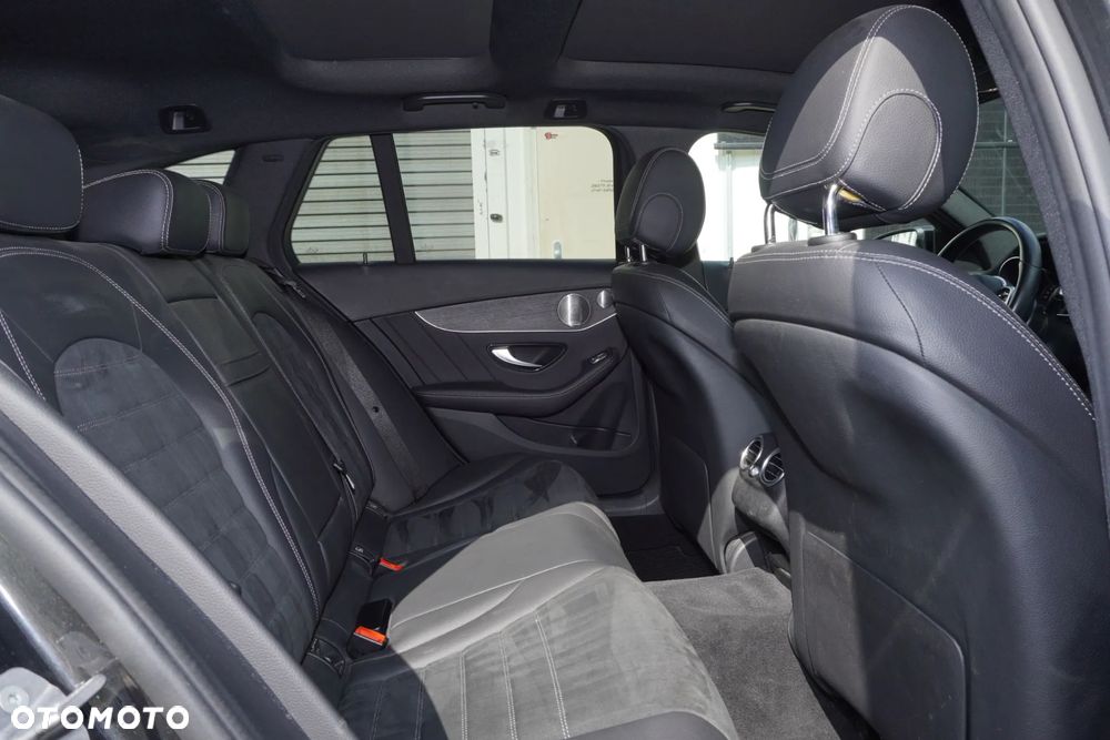 Mercedes-Benz Klasa C 300 de 9G-TRONIC - 27