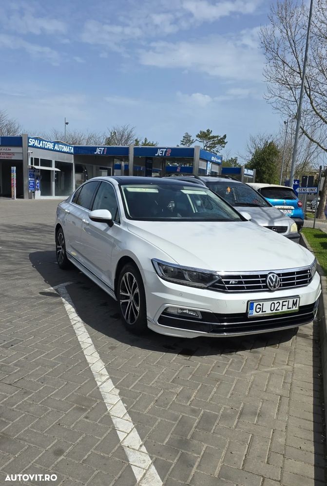 Volkswagen Passat 2.0 TDI R Executive - 1