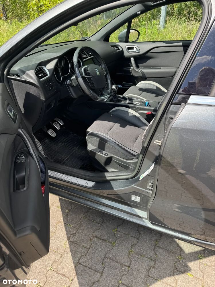 Citroën DS4 1.6 HDi SoChic - 27