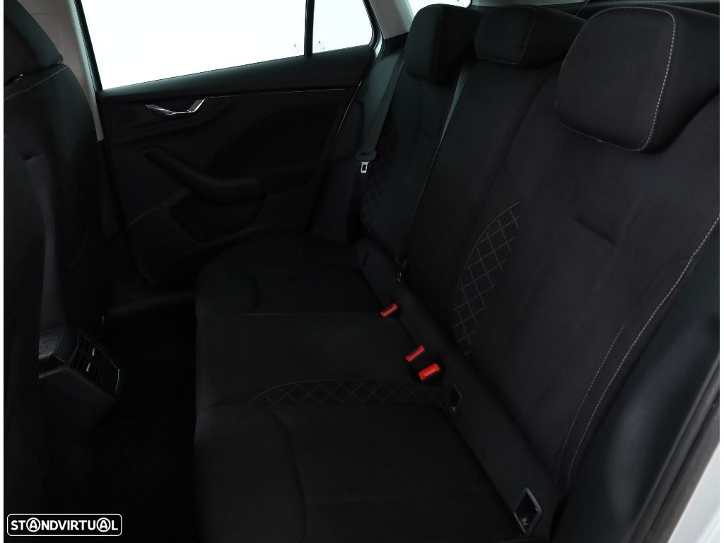 Skoda Kamiq 1.0 TSI DSG - 25
