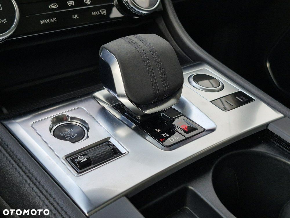 Jaguar F-Pace - 35