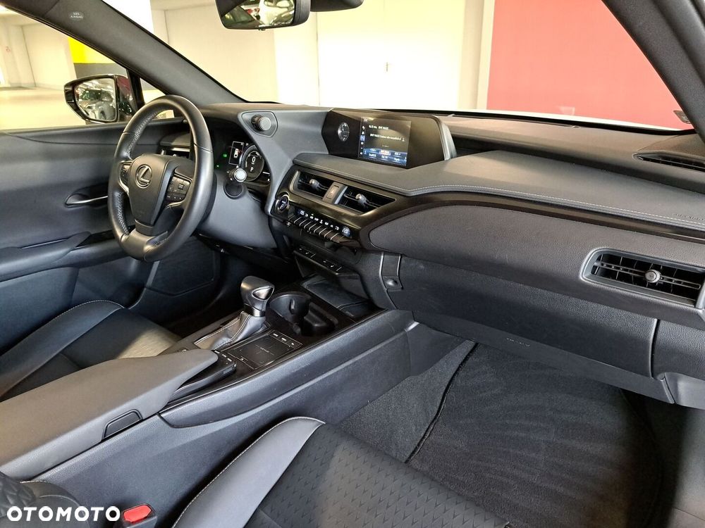 Lexus UX - 11