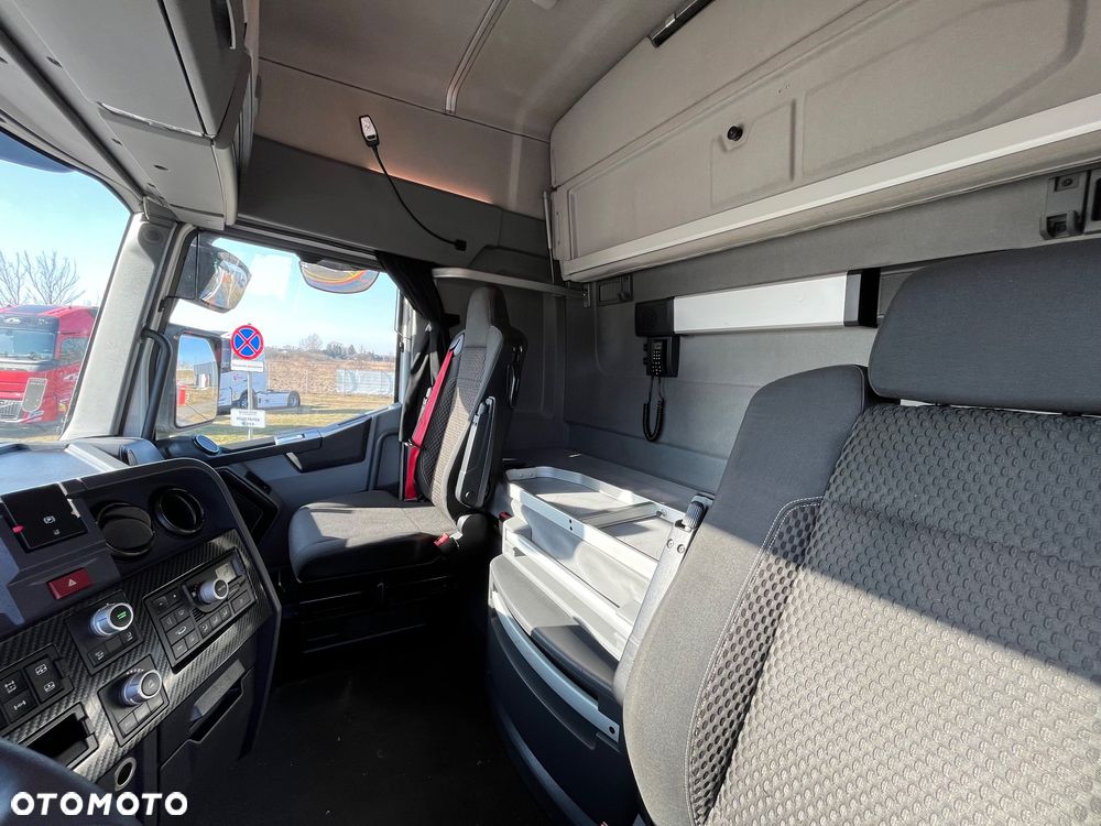 Renault T480 HIGH Sleeper XLOW - 10