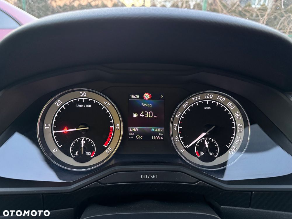 Skoda Superb 2.0 TDI DSG Sportline - 38