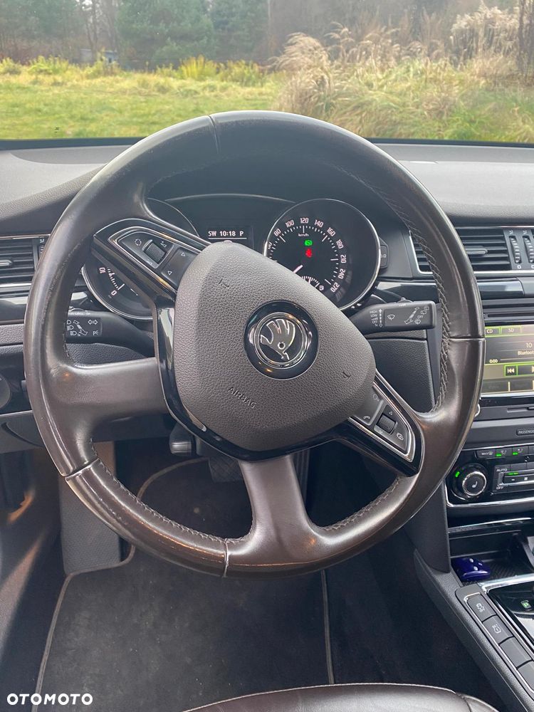 Skoda Superb 3.6 FSI 4x4 L&K DSG - 19