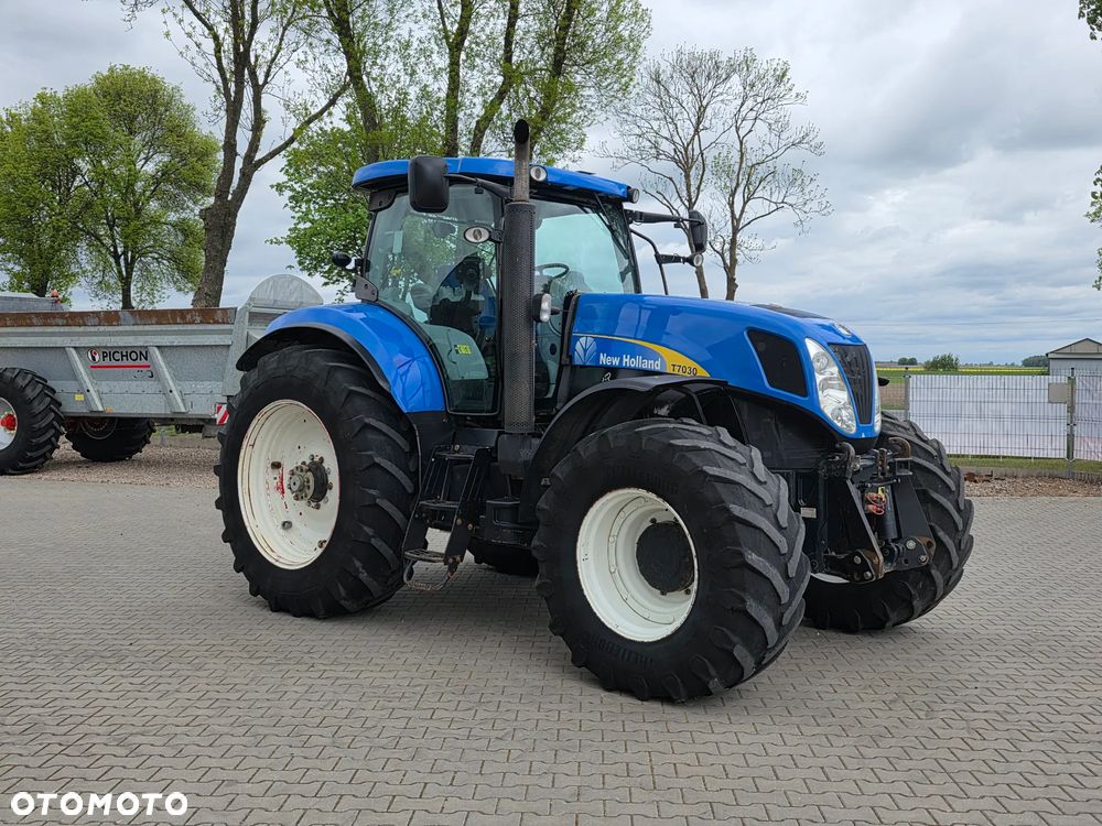 New Holland T7030 PC 2011R - 17