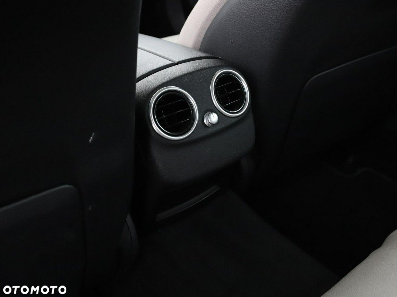Mercedes-Benz Klasa C 200 (BlueTEC) d T Avantgarde - 39