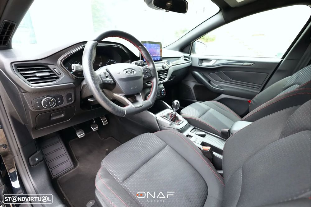 Ford Focus 1.5 EcoBoost S&S ST-LINE - 19