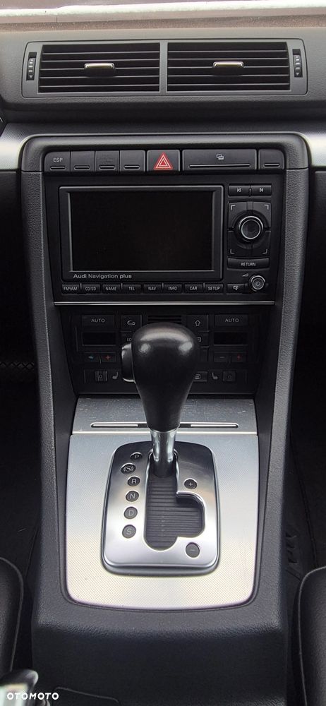 Audi A4 Limousine 2.0 T FSI quattro tiptronic - 28