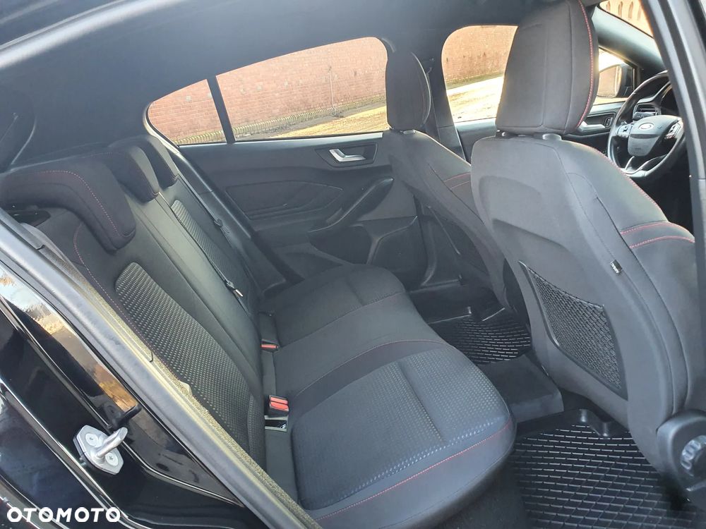 Ford Focus 1.5 EcoBlue STart-Stopp-System ST-LINE X - 12