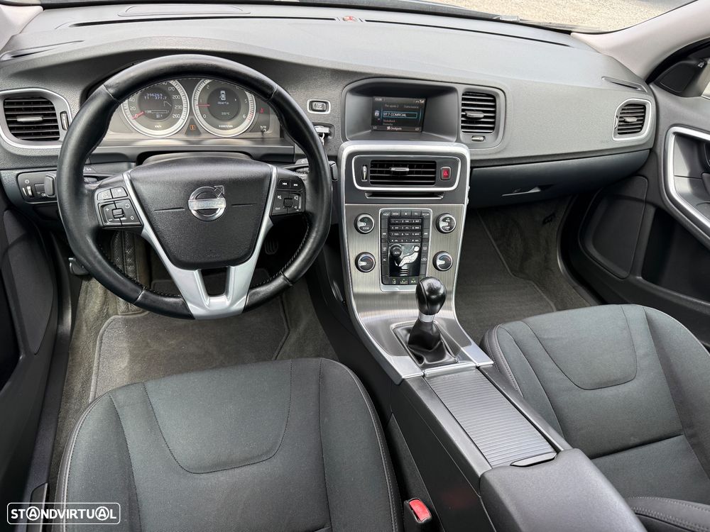 Volvo S60 2.0 D3 Momentum Start/Stop - 10
