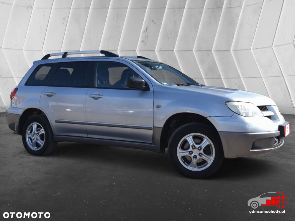 Mitsubishi Outlander - 2