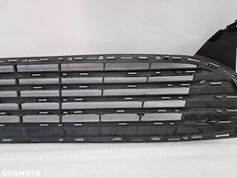 FORD MONDEO MK5 14- ATRAPA / GRILL / KRATKA ŚRODKOWA ZDERZAKA PRZEDNIEGO PRZÓD , NR DS73-8150-J , NR AUKCJI KR87 - 16