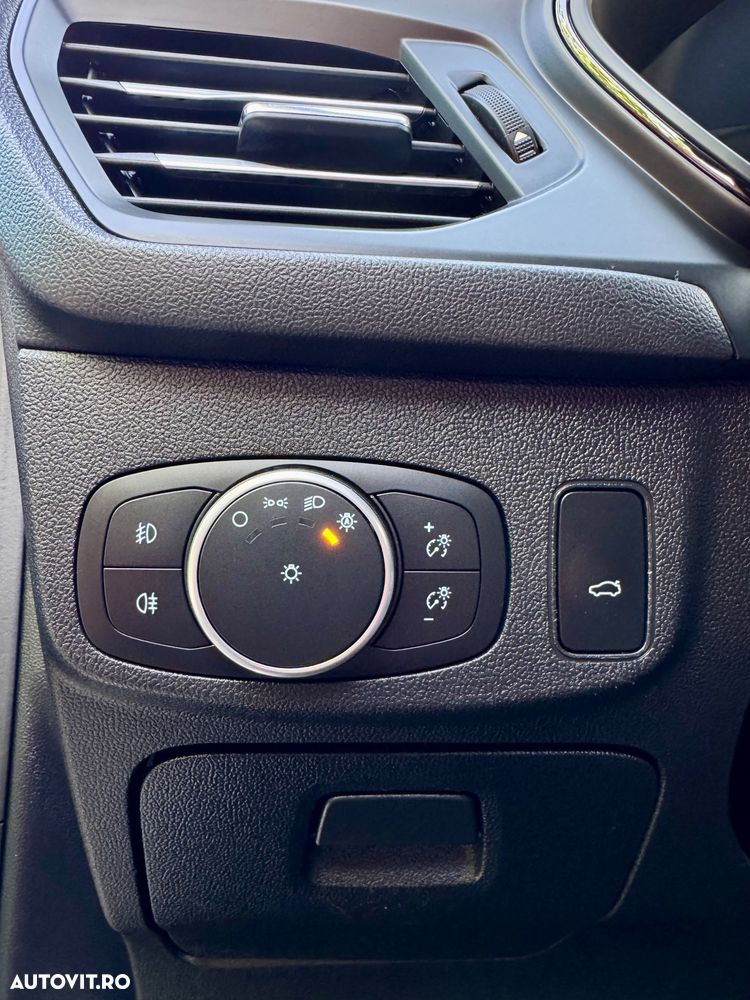 Ford Focus 1.5 EcoBlue Start-Stopp-System ST-LINE STYLE - 14