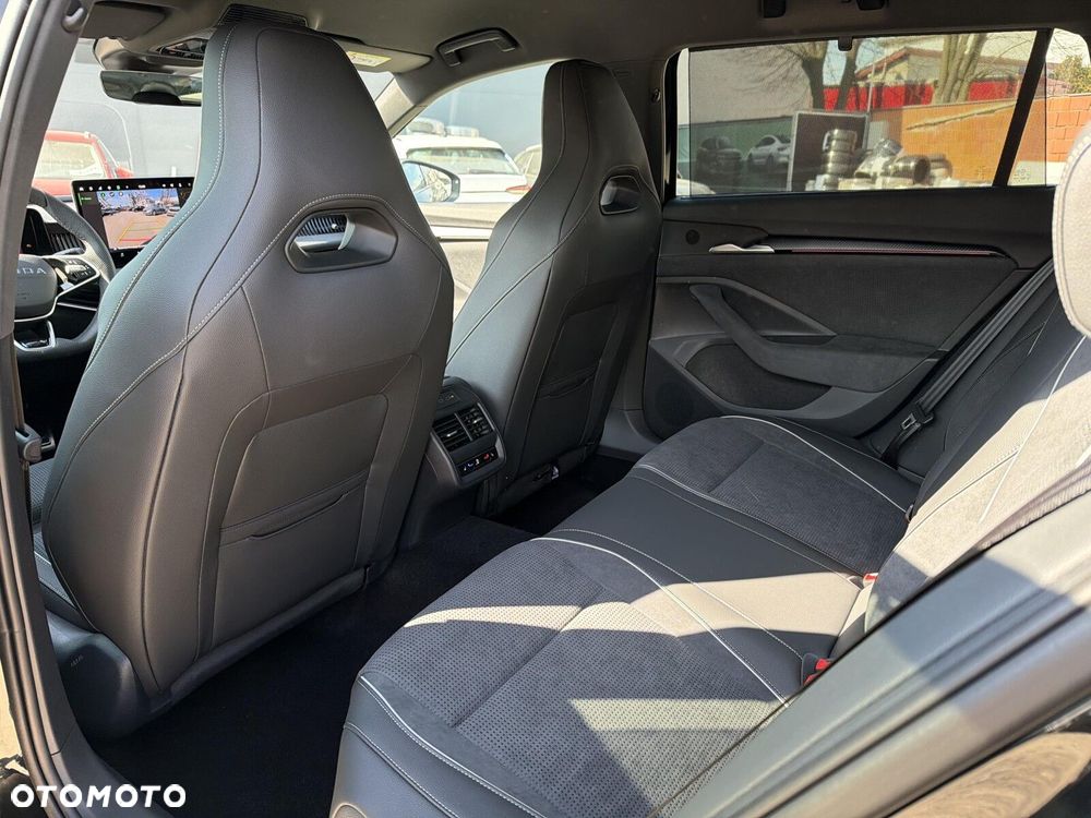 Skoda Superb 2.0 TDI SCR 4x4 Sportline DSG - 27