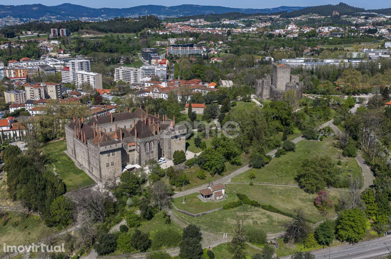 Moradia T7no centro histórico em Guimarães - Grande imagem: 2/34