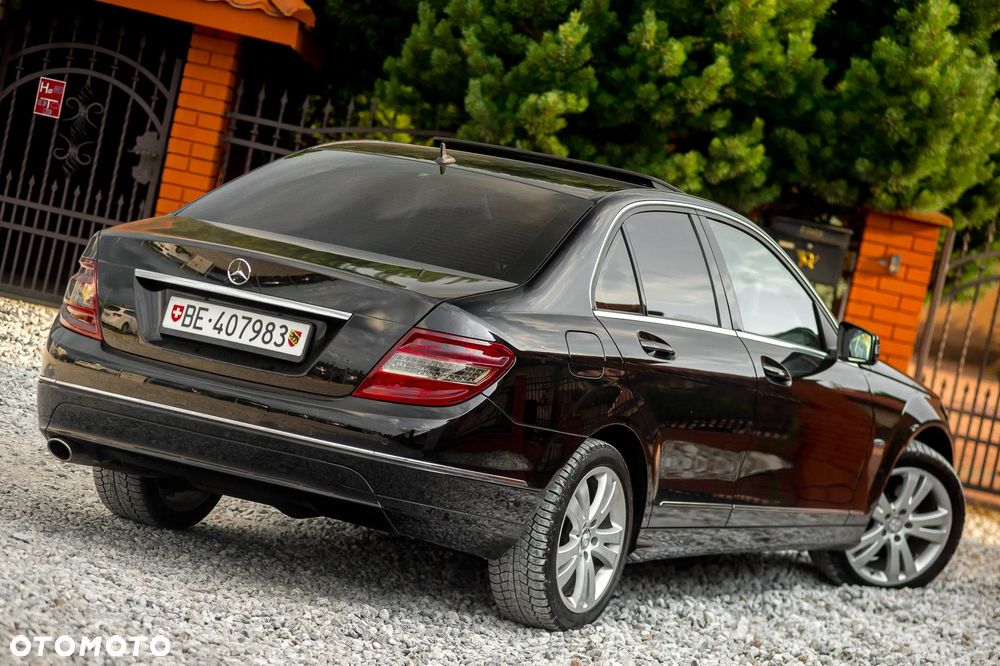 Mercedes-Benz Klasa C 250 CGI Automatik BlueEFFICIENCY Avantgarde - 12